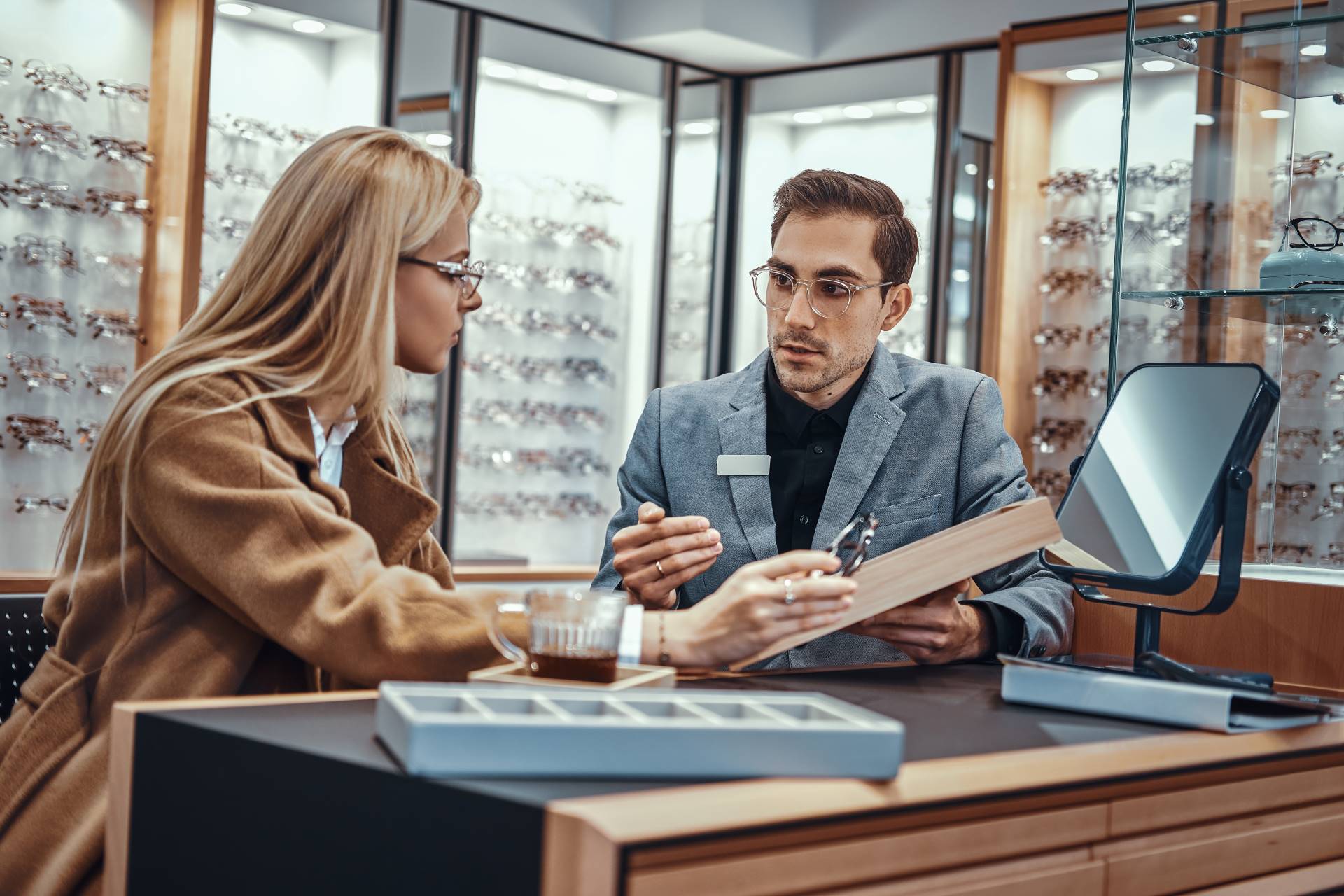glasses-consult-customeyes Woman at Glasses Consult